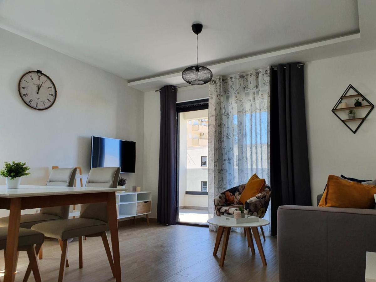 Villa La Vita Baska Voda Bagian luar foto