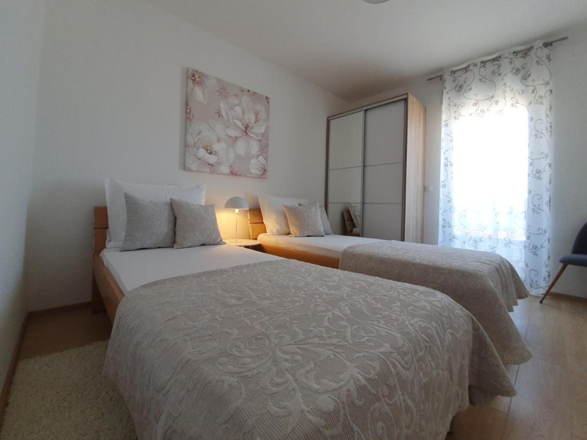 Villa La Vita Baska Voda Bagian luar foto