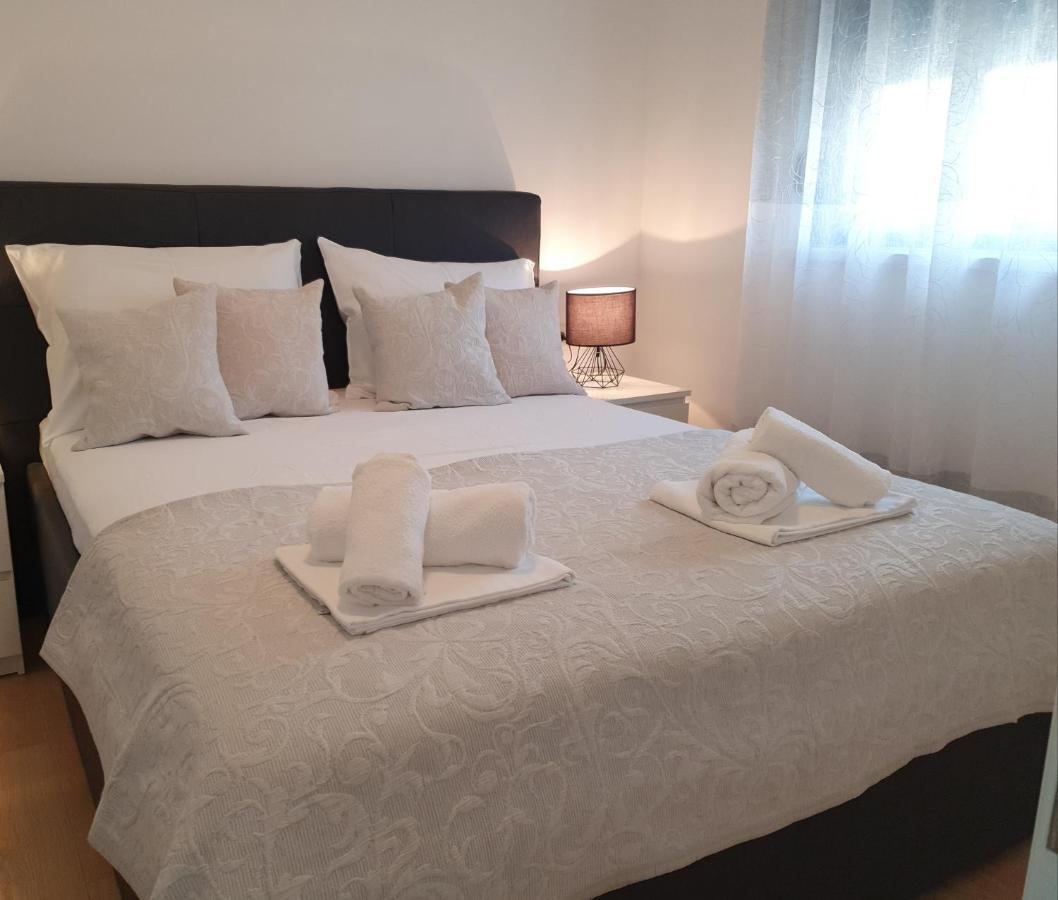 Villa La Vita Baska Voda Bagian luar foto